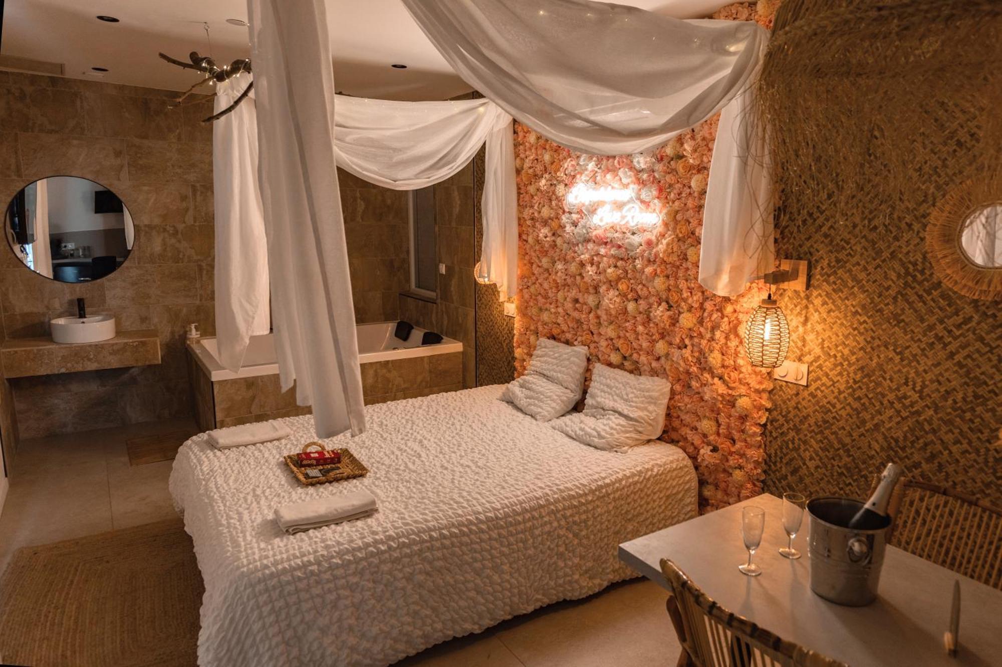 L'Experience Love Room Saint-Jean-Bonnefonds Eksteriør billede