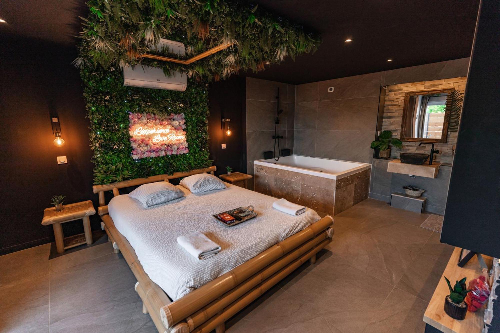 L'Experience Love Room Saint-Jean-Bonnefonds Eksteriør billede